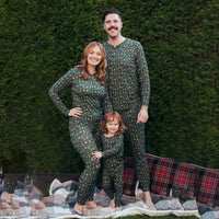 Feather Printed Green Christmas Family Pajamas